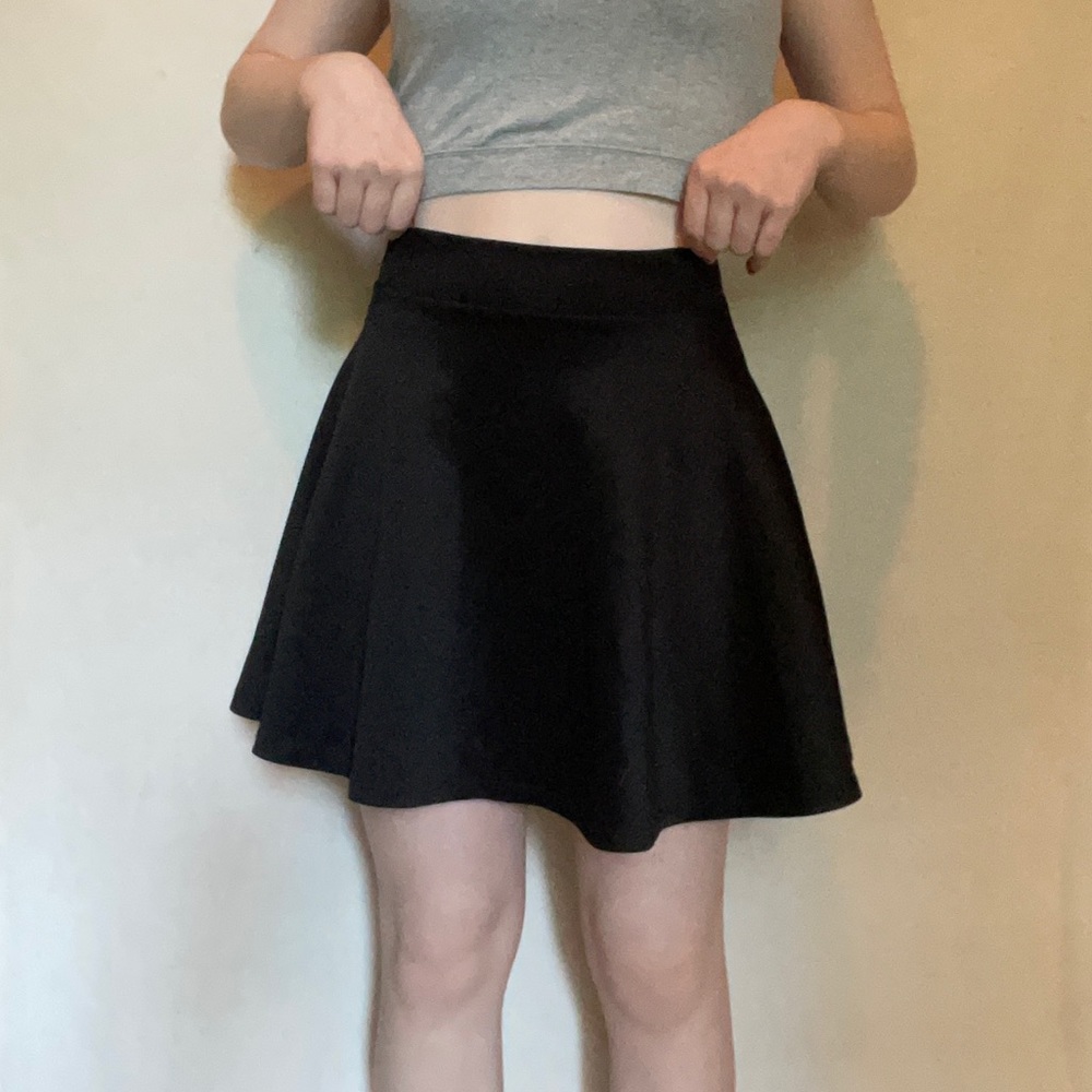 black skater skirt